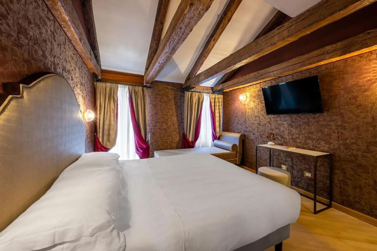 Hotel Paganelli Venedig 3*,